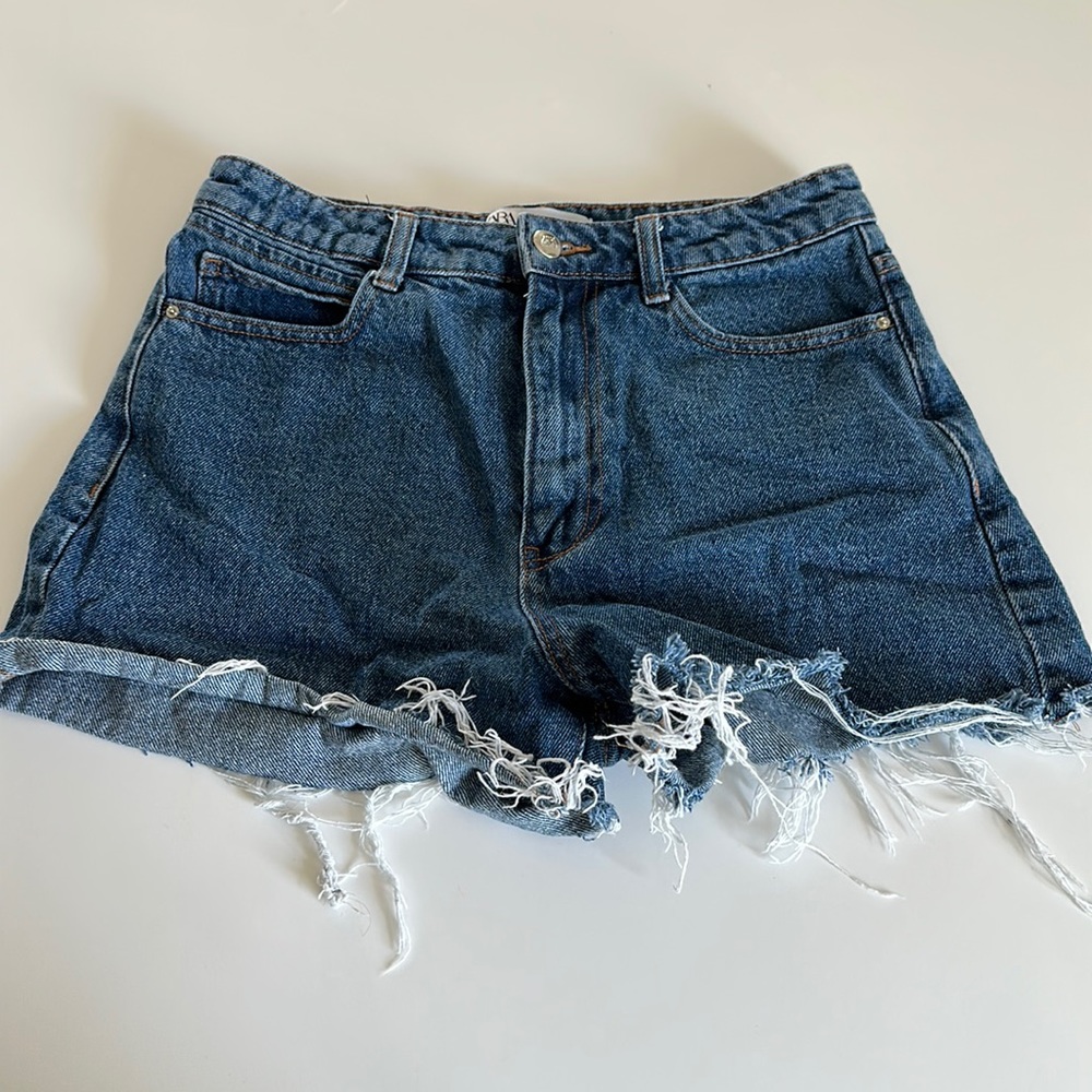 Zara women’s High Waisted shorts